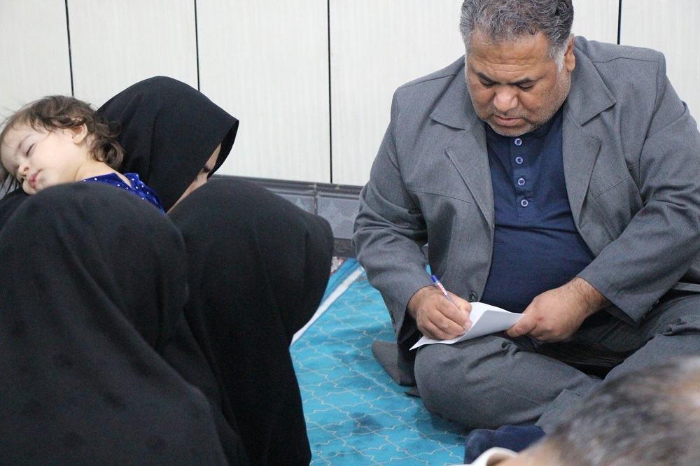 میز خدمت مدیرکل کمیته امداد در حاشیه شهر زاهدان