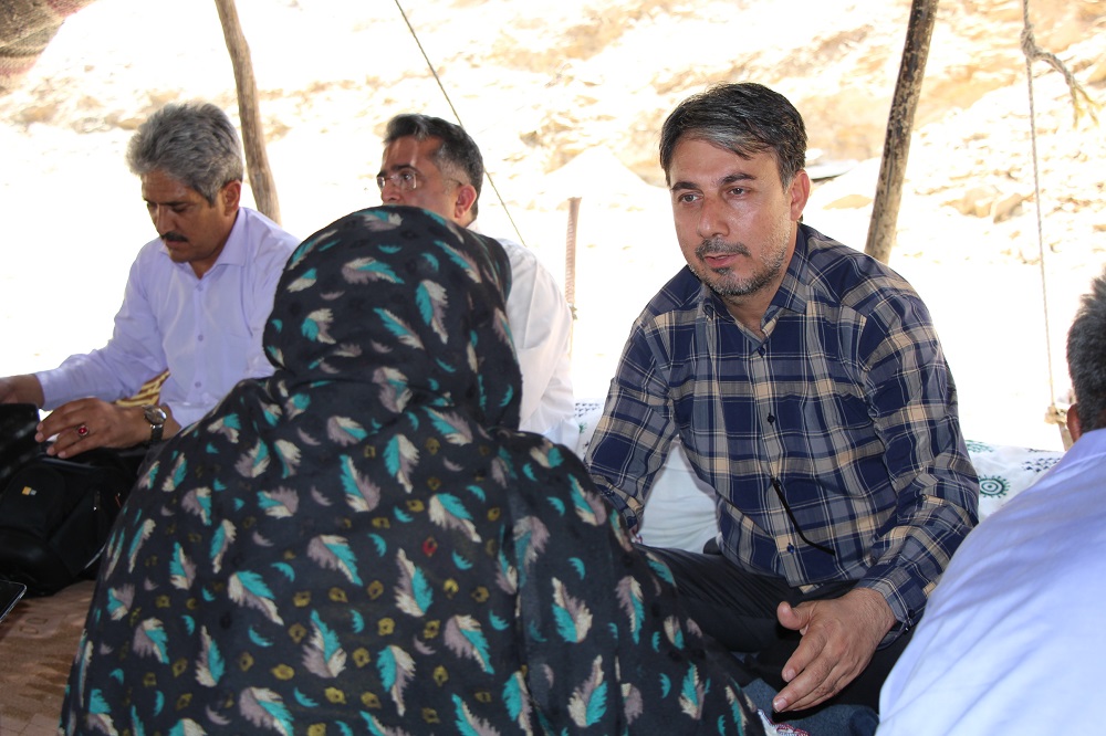 برپایی میز خدمت در روستای کلهشهتوت تفتان
