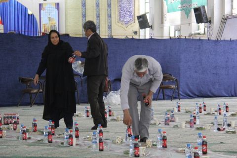ضیافت افطاری و اطعام ایتام در زاهدان