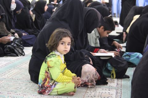 ضیافت افطاری و اطعام ایتام در زاهدان