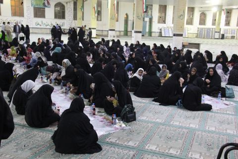 ضیافت افطاری و اطعام ایتام در زاهدان