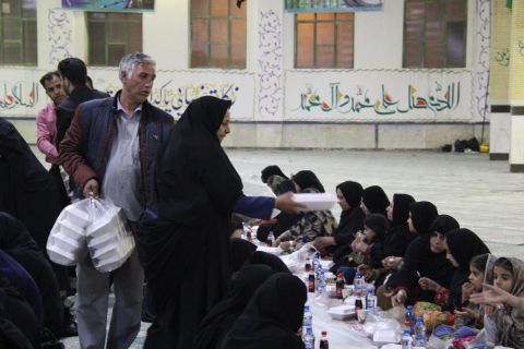 ضیافت افطاری و اطعام ایتام در زاهدان