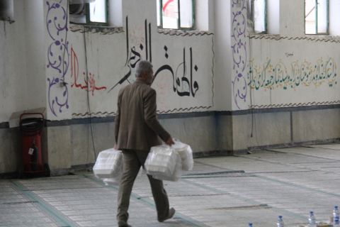 ضیافت افطاری و اطعام ایتام در زاهدان