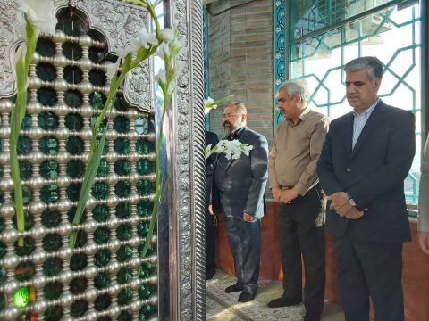 ادای احترام مدیرکل کمیته امداد سیستان‌وبلوچستان به ساحت شهدای گمنام زاهدان