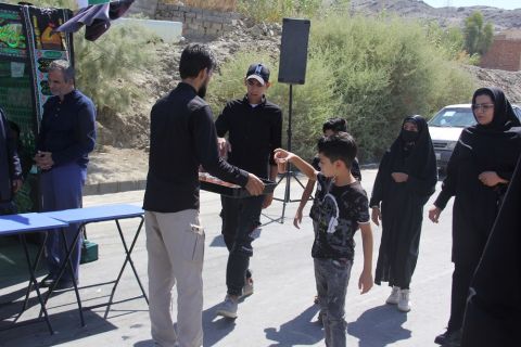 موکب کمیته امداد در مسیر پیاده‌روی جاماندگان اربعین زاهدان