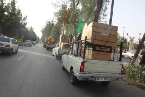 برپایی کاروان خودرویی و توزیع جهیزیه در زاهدان