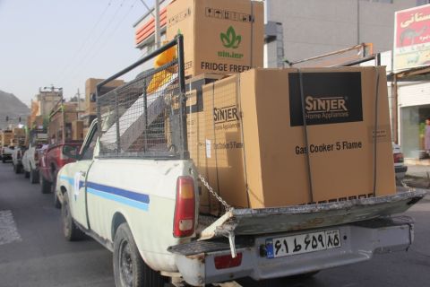 برپایی کاروان خودرویی و توزیع جهیزیه در زاهدان