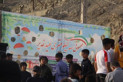 برپایی کاروان خودرویی و توزیع جهیزیه در زاهدان