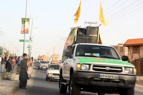 برپایی کاروان خودرویی و توزیع جهیزیه در زاهدان