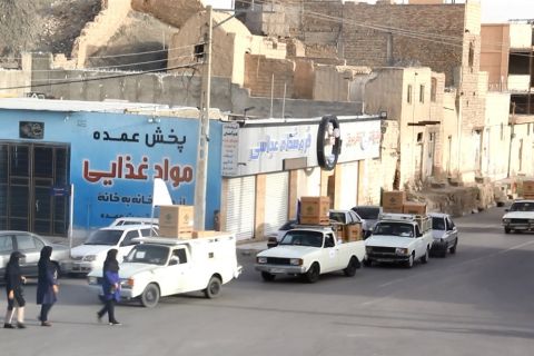 برپایی کاروان خودرویی و توزیع جهیزیه در زاهدان